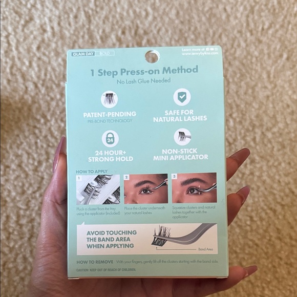 i-ENVY Press-On Lash Set - Picture 3 of 6